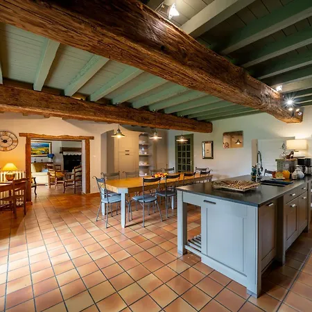 Holiday home Grand Nature 6 Chambres, Piscine Interieure, Etang De Peche Saint-Christophe-du-Ligneron